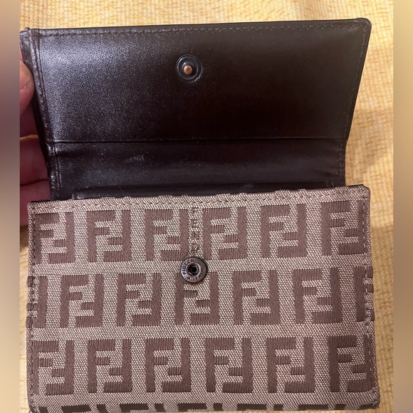 Fendi wallet w/fendi dust bag - Picture 5 of 16